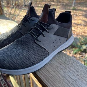 Sketchers mens slip on sneakers